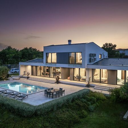 Martincic Residence - 5 Stars Luxury With Pool Heating On 4000M2 Rakalj Exterior photo