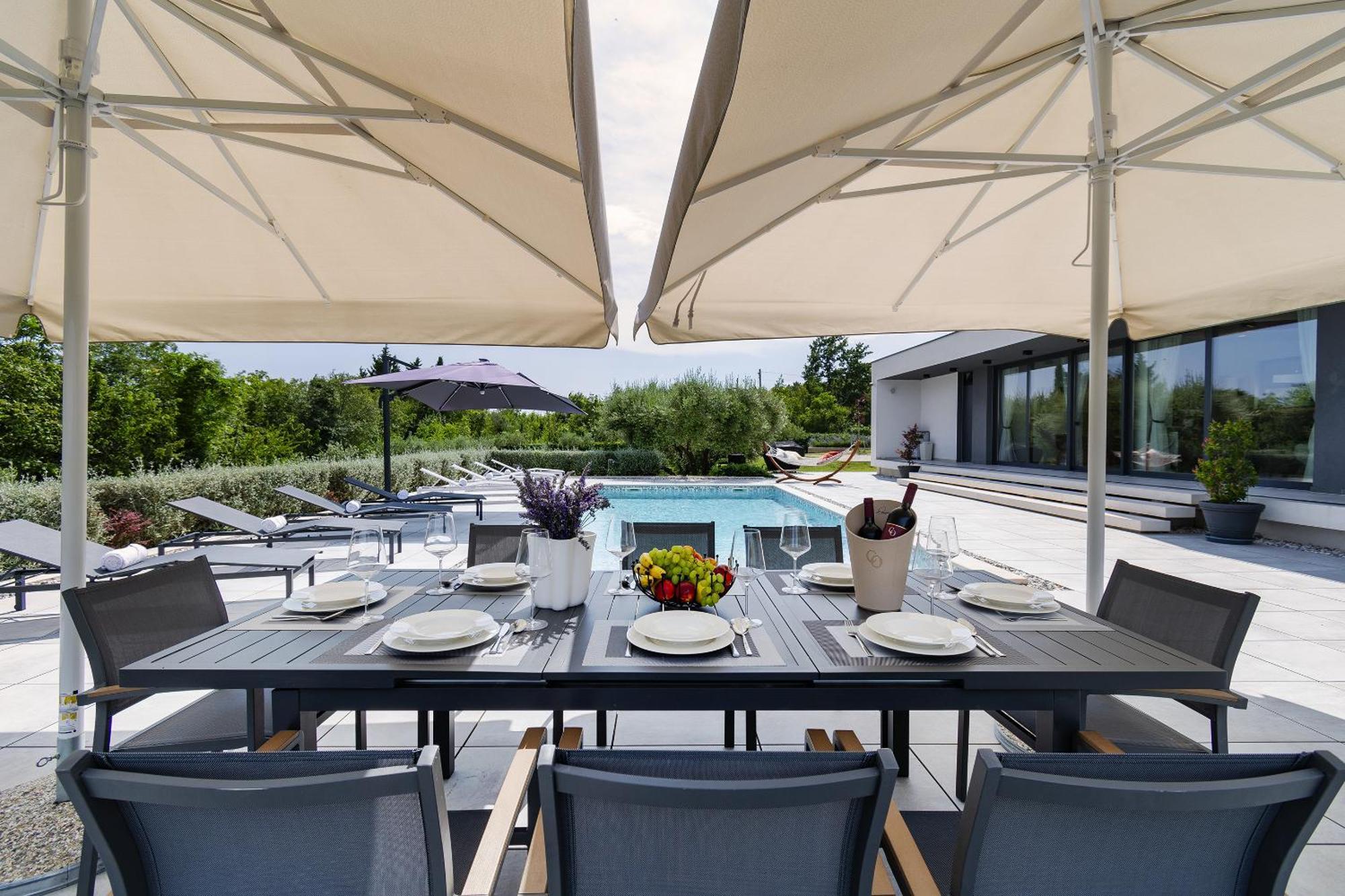 Martincic Residence - 5 Stars Luxury With Pool Heating On 4000M2 Rakalj Exterior photo
