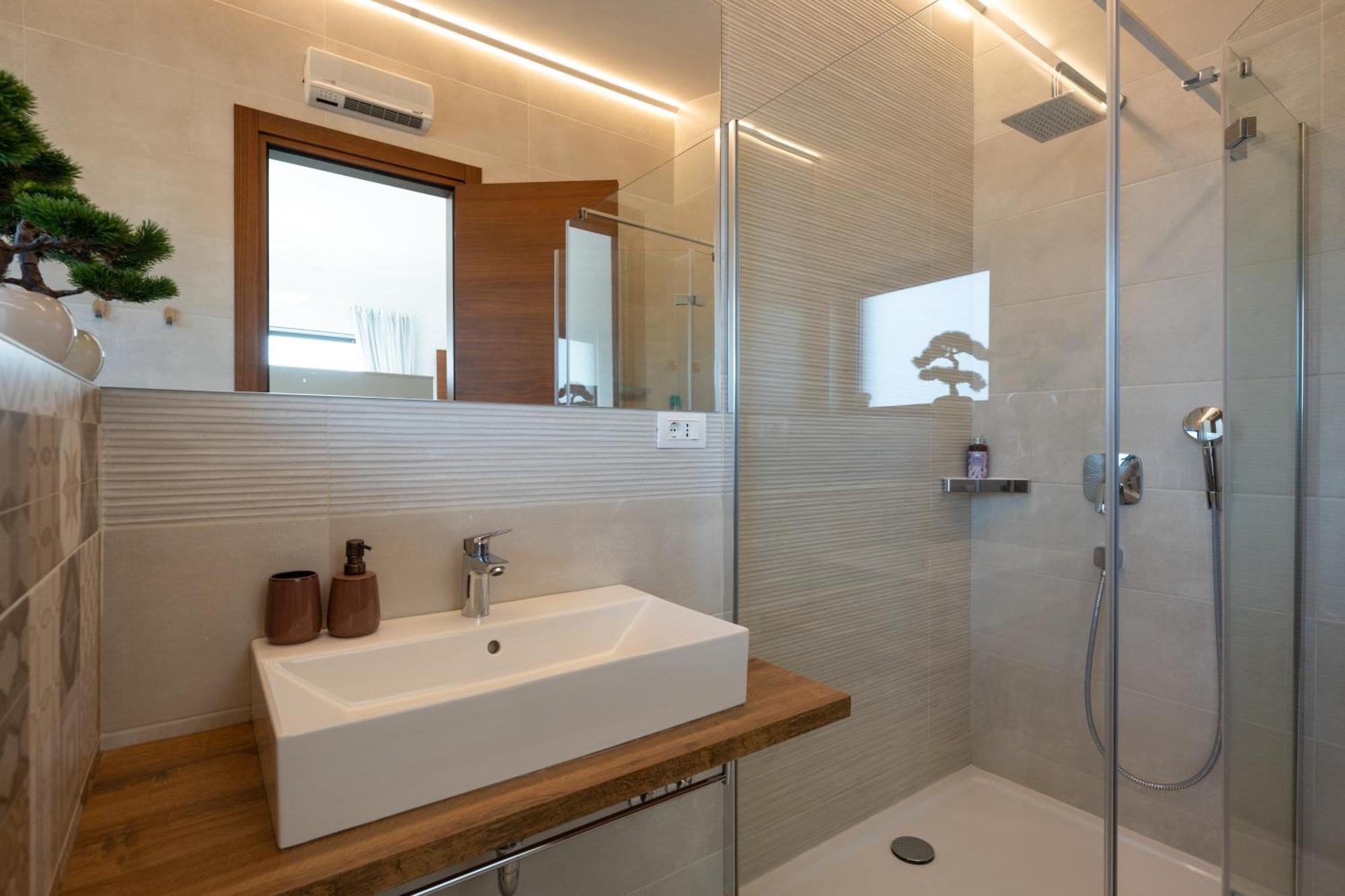 Martincic Residence - 5 Stars Luxury With Pool Heating On 4000M2 Rakalj Exterior photo