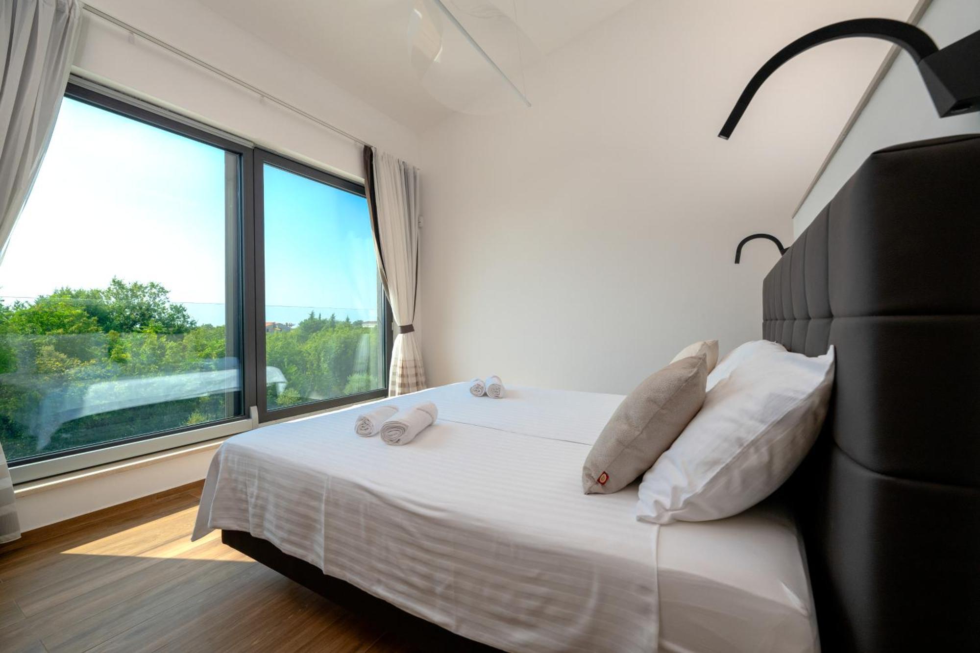 Martincic Residence - 5 Stars Luxury With Pool Heating On 4000M2 Rakalj Exterior photo