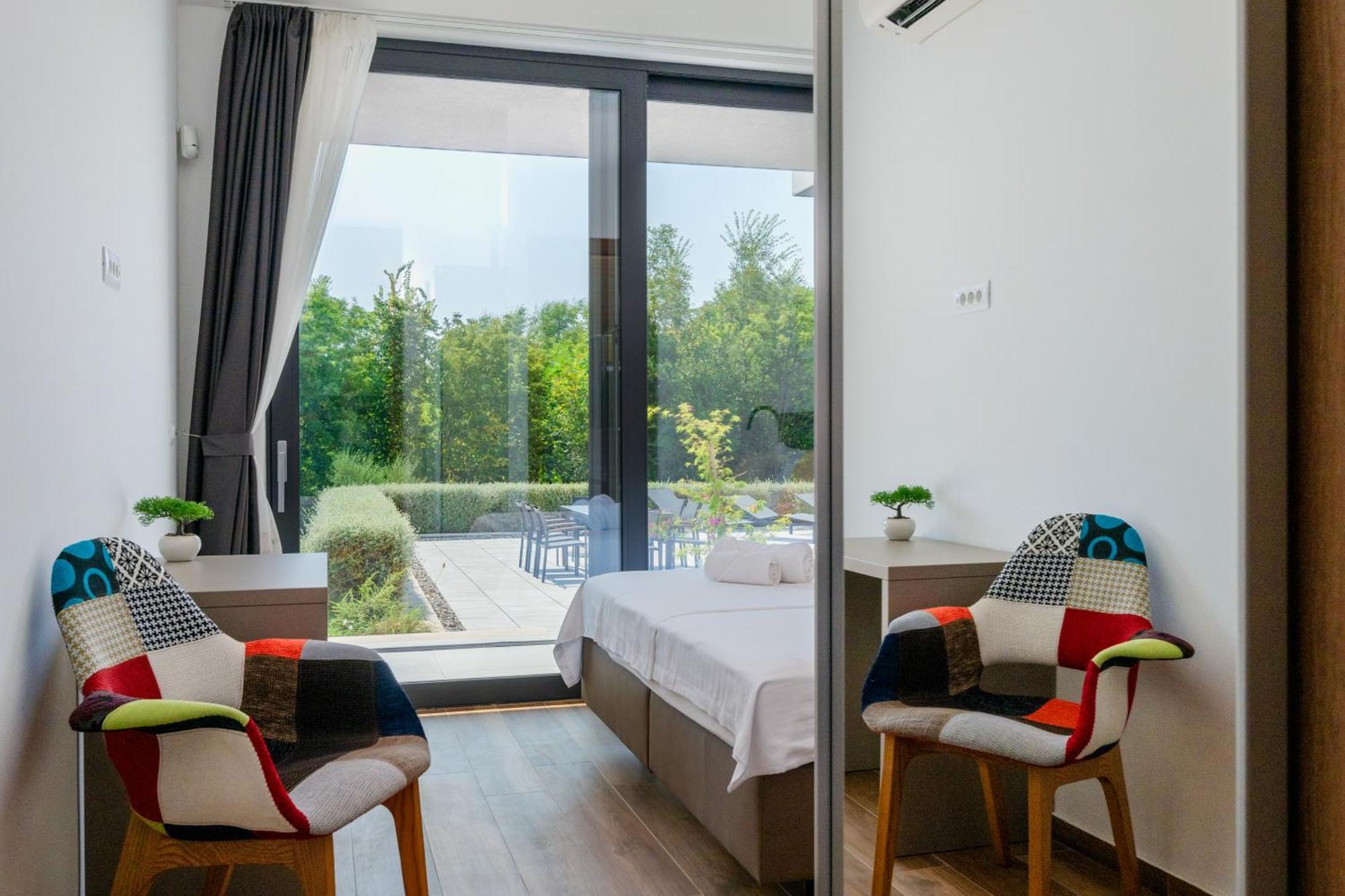 Martincic Residence - 5 Stars Luxury With Pool Heating On 4000M2 Rakalj Exterior photo