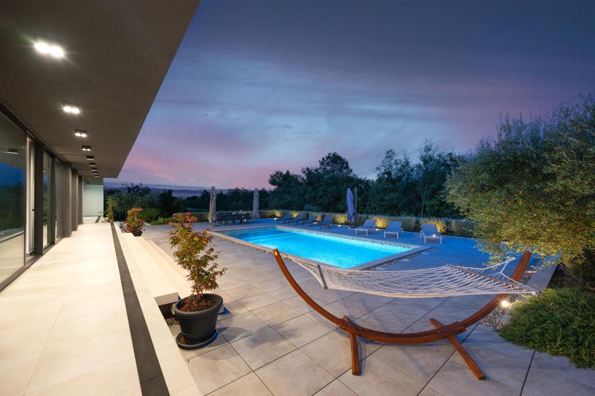 Martincic Residence - 5 Stars Luxury With Pool Heating On 4000M2 Rakalj Exterior photo